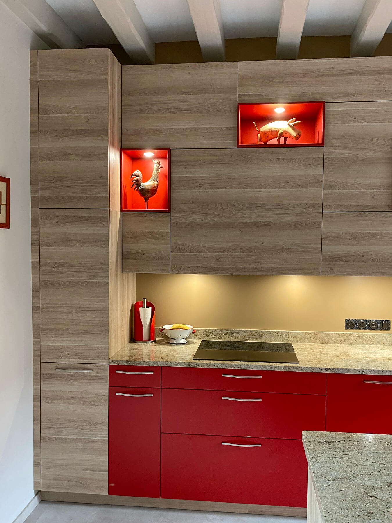 cuisine-contemporaine-bois-laque-rouge-detail-vazard-home-cuisine-morel
